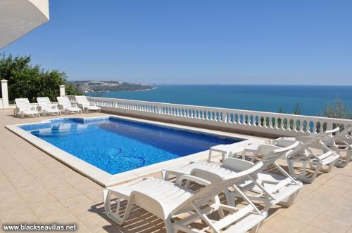 Rent a villa with sea panorama!